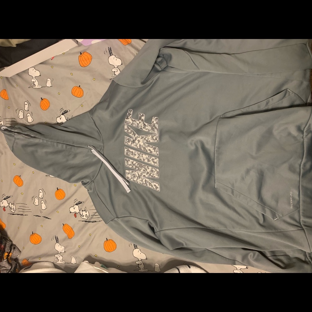 Nike men’s hoodie